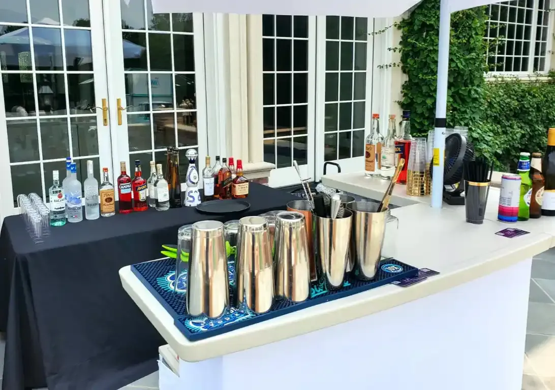 Mobile Bartending Services NJ NY PA - Professional Bartenders for Hire NJ | Bartenders VIP Mix