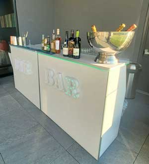 portable bar rental,hire bartender, bartenders for hire, rent mobile bartender, rent bartender, photo booth,portable bar